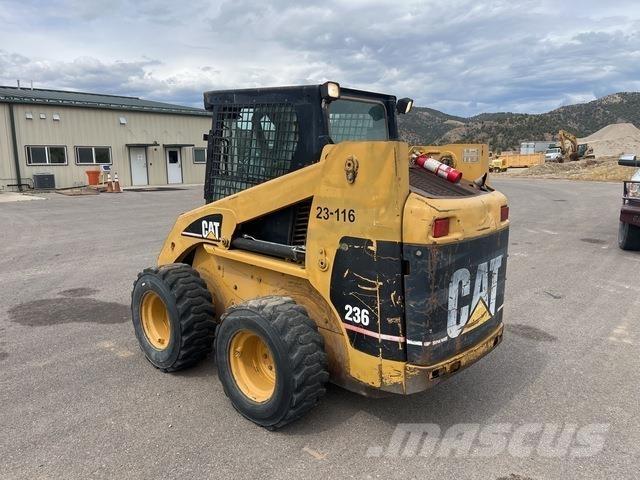 CAT 236 Skid steer mini utovarivači
