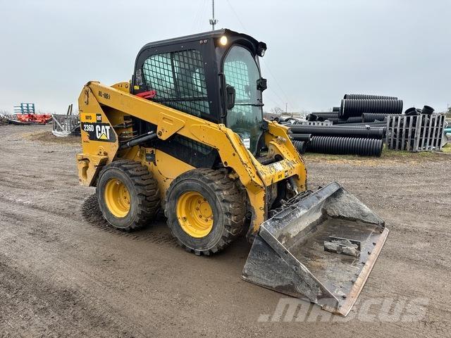 CAT 236D Skid steer mini utovarivači