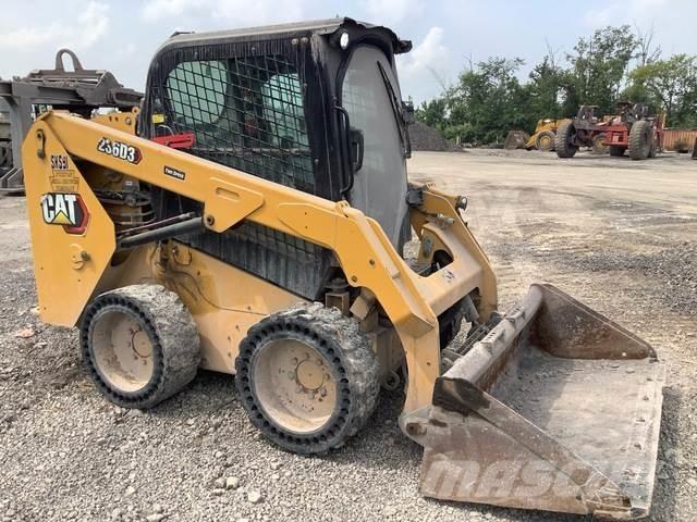 CAT 236D3 Skid steer mini utovarivači
