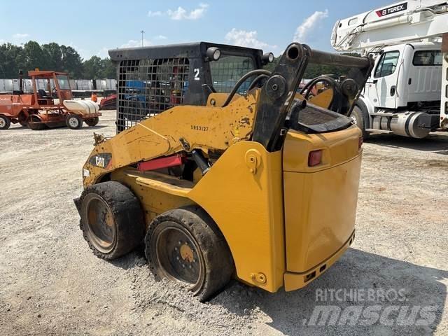 CAT 242B3 Skid steer mini utovarivači