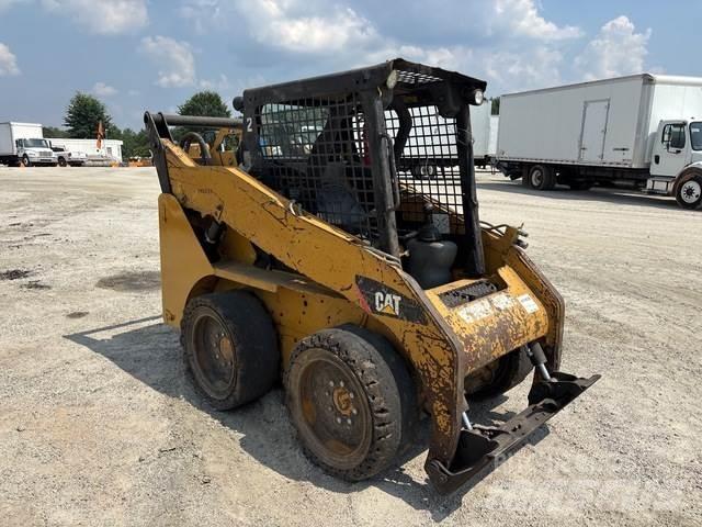 CAT 242B3 Skid steer mini utovarivači