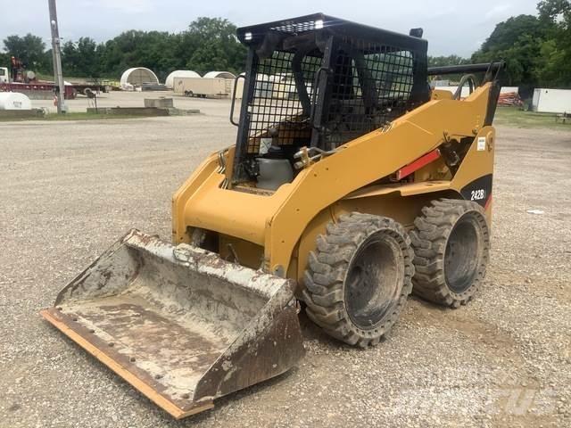 CAT 242B3 Skid steer mini utovarivači