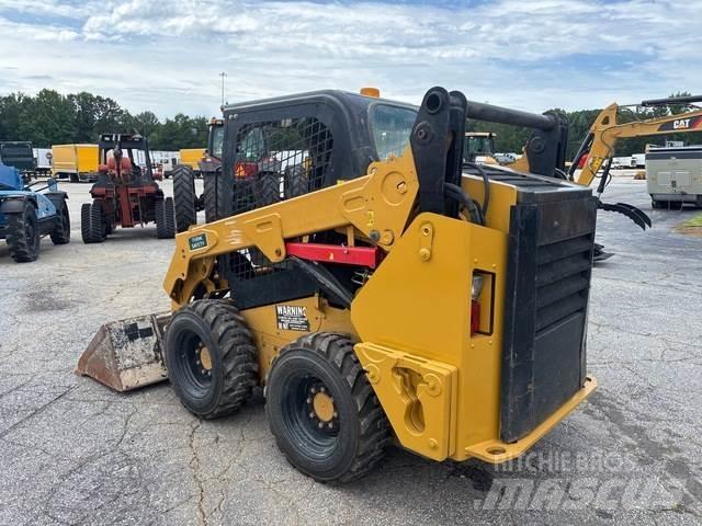 CAT 242D Skid steer mini utovarivači