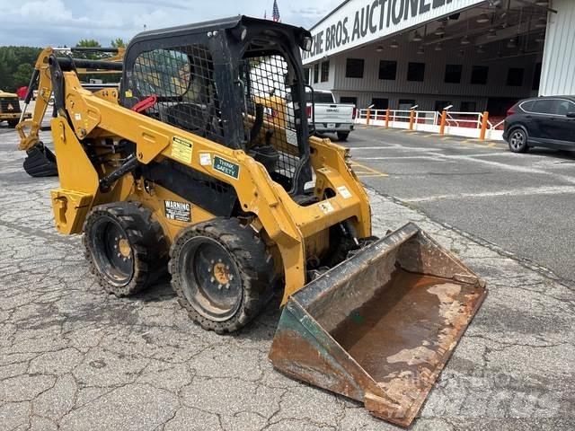CAT 242D Skid steer mini utovarivači