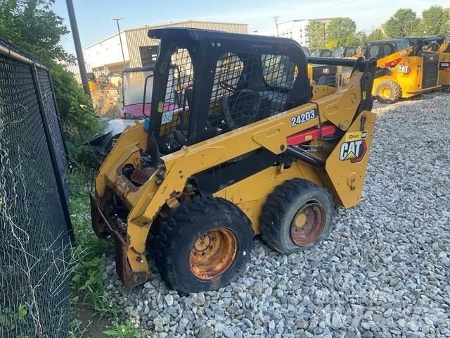 CAT 242D3 Skid steer mini utovarivači