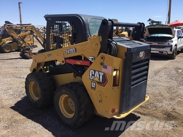 CAT 242D3 Skid steer mini utovarivači