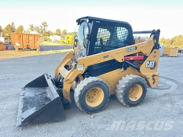 CAT 242D3 Skid steer mini utovarivači