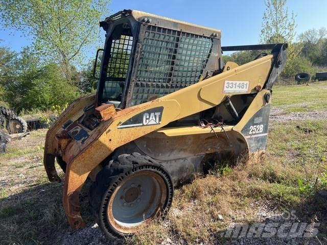 CAT 252B Skid steer mini utovarivači
