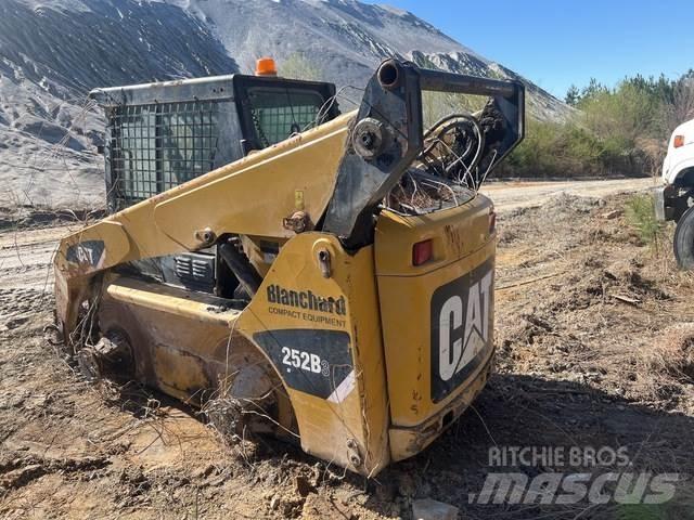 CAT 252B3 Skid steer mini utovarivači