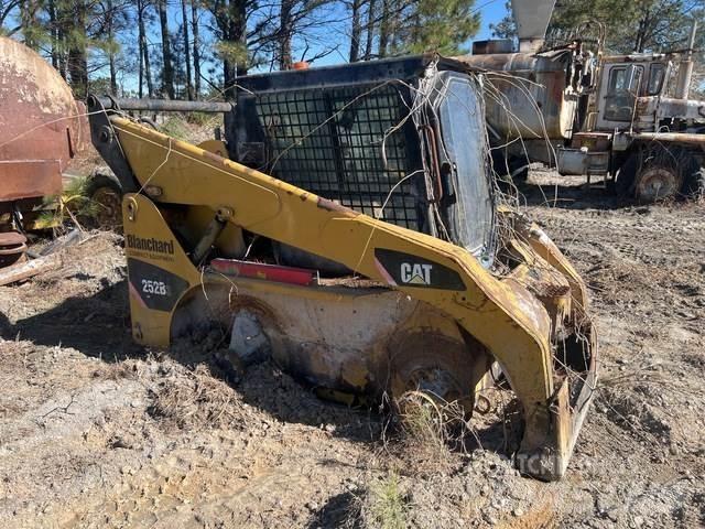 CAT 252B3 Skid steer mini utovarivači