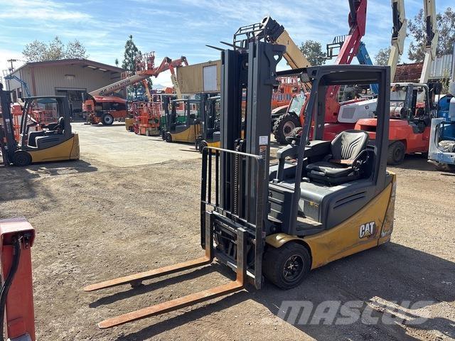 CAT 2ET4000 Električni viličari