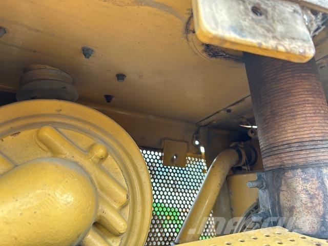 CAT 527 Buldožeri gusjeničari