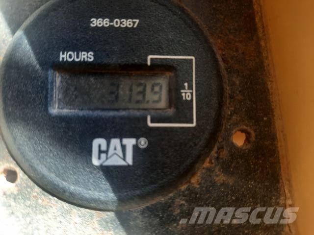 CAT 572G Slagači cijevi
