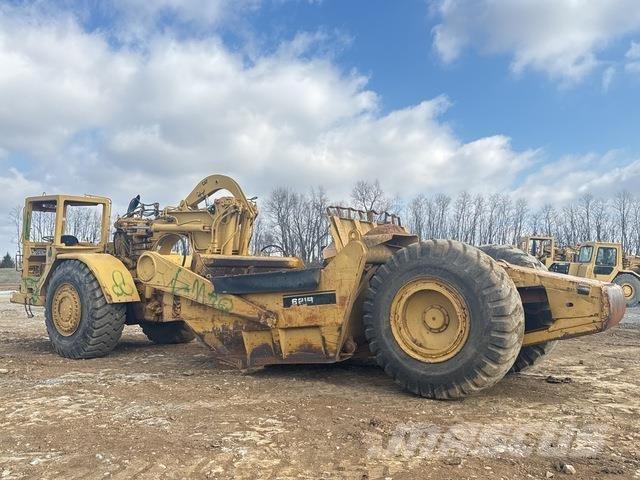 CAT 621 Strugači