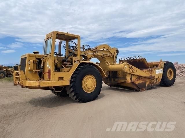 CAT 621B Strugači