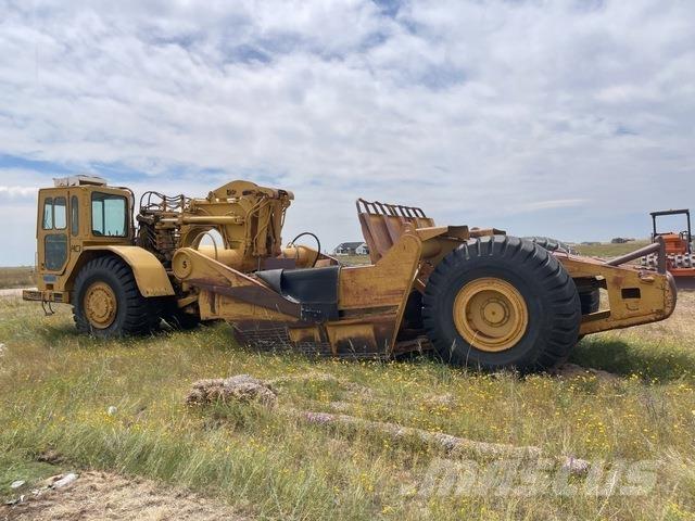 CAT 621B Strugači