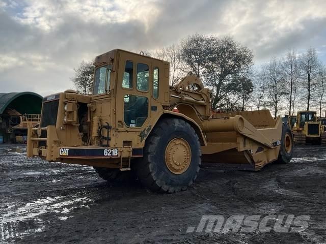 CAT 621B Strugači