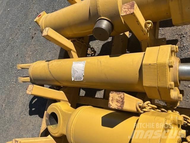 CAT 657E Druge komponente