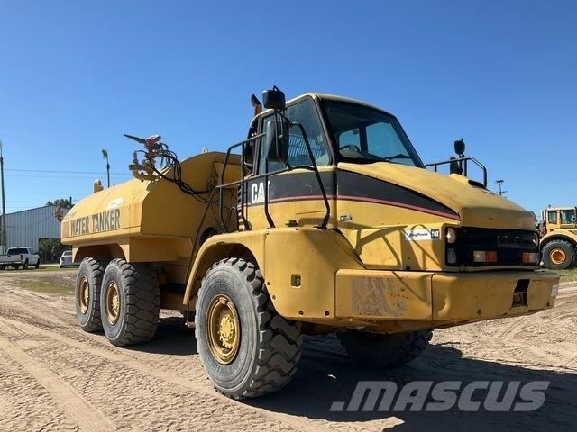 CAT 725 Kamioni za vodu