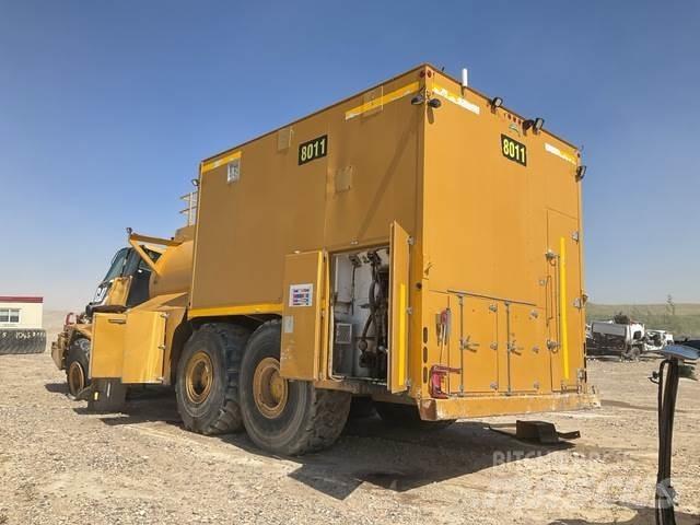 CAT 740B Kamioni cisterne