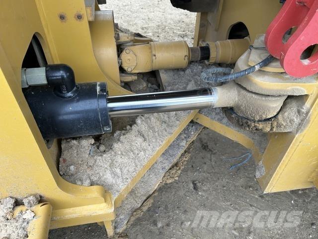 CAT 815 Kompaktori zemlje