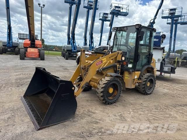 CAT 903D Utovarivači na kotačima