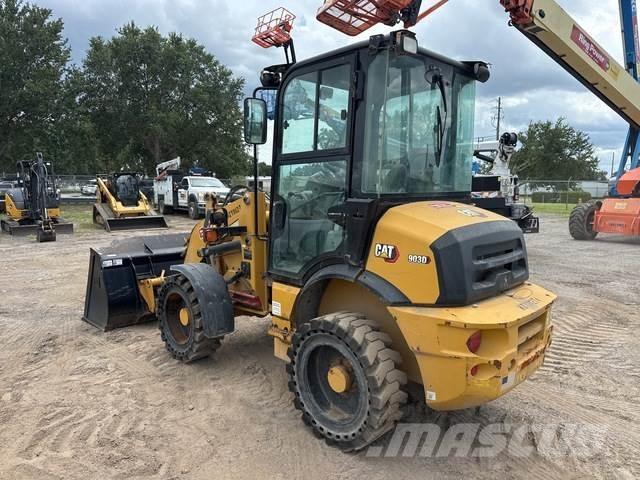 CAT 903D Utovarivači na kotačima