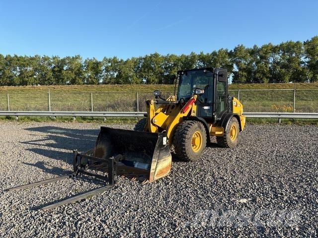 CAT 906 Utovarivači na kotačima