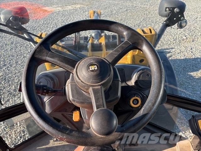 CAT 906 Utovarivači na kotačima