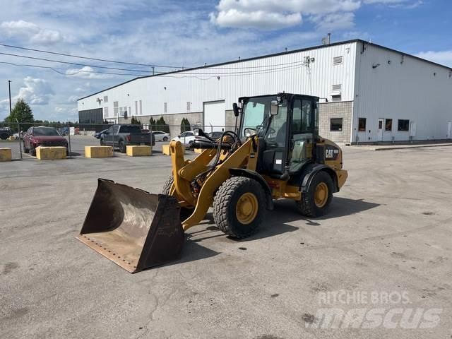 CAT 906M Utovarivači na kotačima