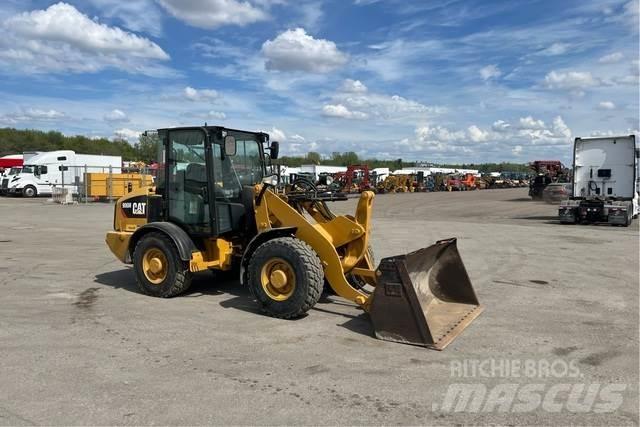 CAT 906M Utovarivači na kotačima