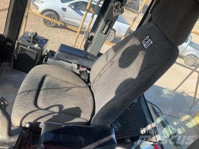 CAT 988G Utovarivači na kotačima