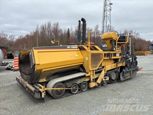 CAT AP-1055B Asfaltni finišeri