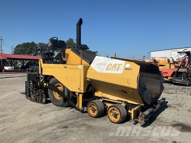 CAT AP-600D Asfaltni finišeri