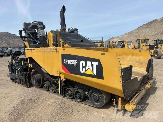 CAT AP1055F Asfaltni finišeri