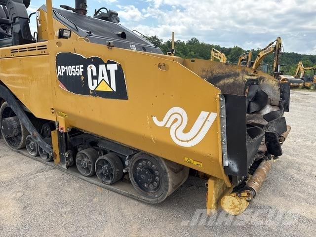 CAT AP1055F Asfaltni finišeri