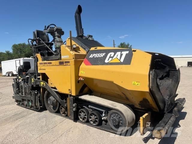 CAT AP555F Asfaltni finišeri