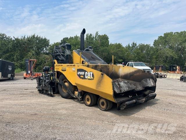 CAT AP600F Asfaltni finišeri