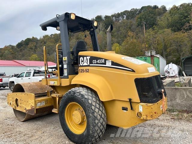 CAT CS-433E Valjci sa jednim bubnjem