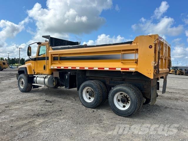 CAT CT681SG Kiper kamioni