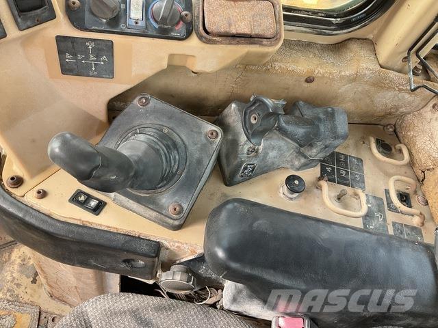 CAT D10R Buldožeri gusjeničari