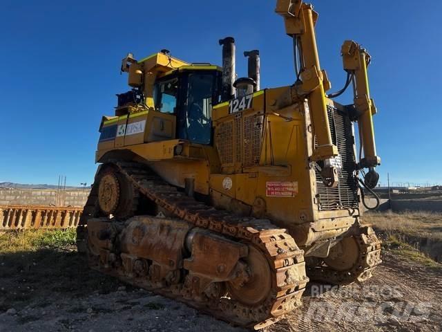 CAT D10T Buldožeri gusjeničari
