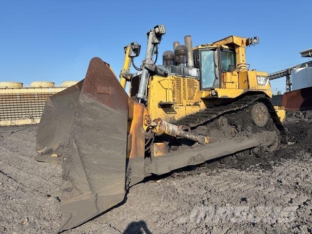 CAT D10T Buldožeri gusjeničari