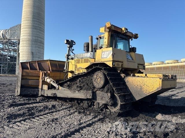 CAT D10T Buldožeri gusjeničari