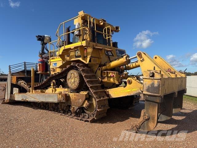 CAT D10T Buldožeri gusjeničari