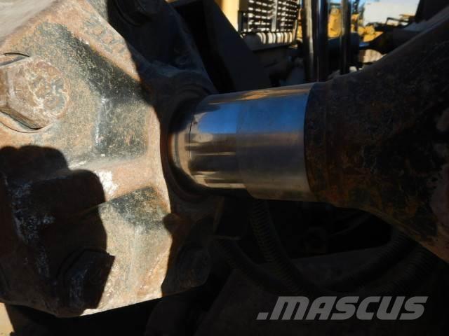 CAT D10T2 Buldožeri gusjeničari