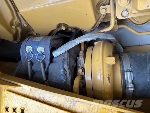 CAT D11T Buldožeri gusjeničari