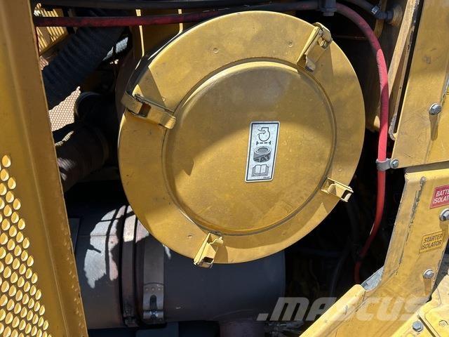 CAT D11T Buldožeri gusjeničari