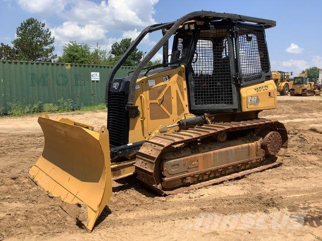 CAT D3 Buldožeri gusjeničari