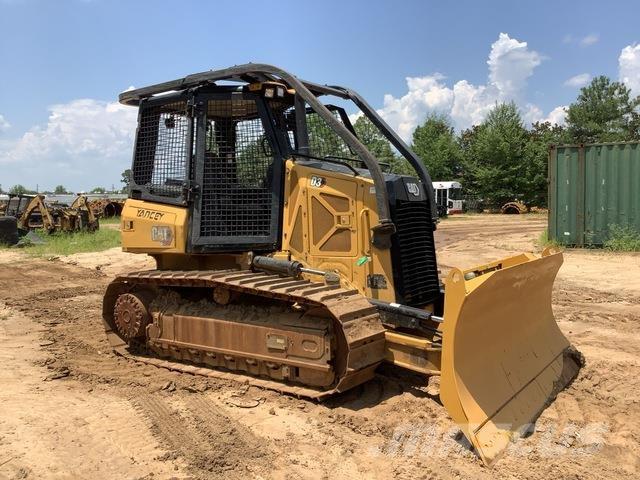 CAT D3 Buldožeri gusjeničari